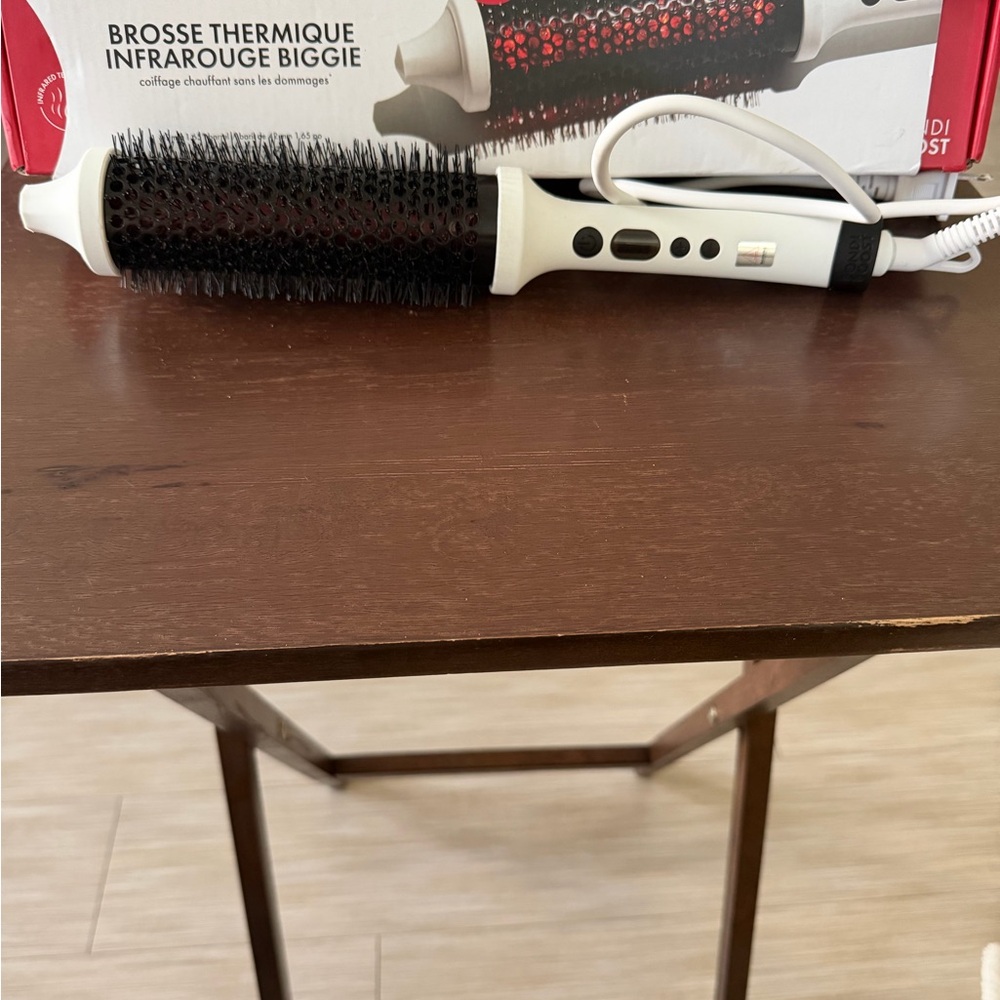 Infrared Thermal Round Brush Hot Air Styler - White/Black